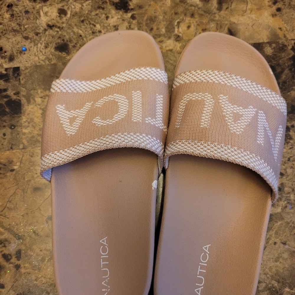 Nautica slides